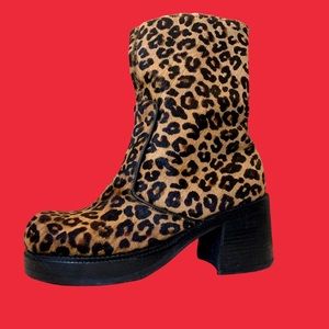 90s CHUNKY VINTAGE CHEETAH ANKLE BOOT PLATFORM BLOCK HEEL DURANGO PONY HAIR 🧡🖤